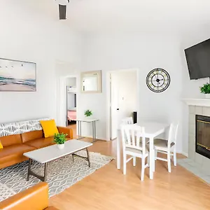 Beautiful House Sleeps 12 - Hot Tub - Breakfast - Walk To Panama City Beach